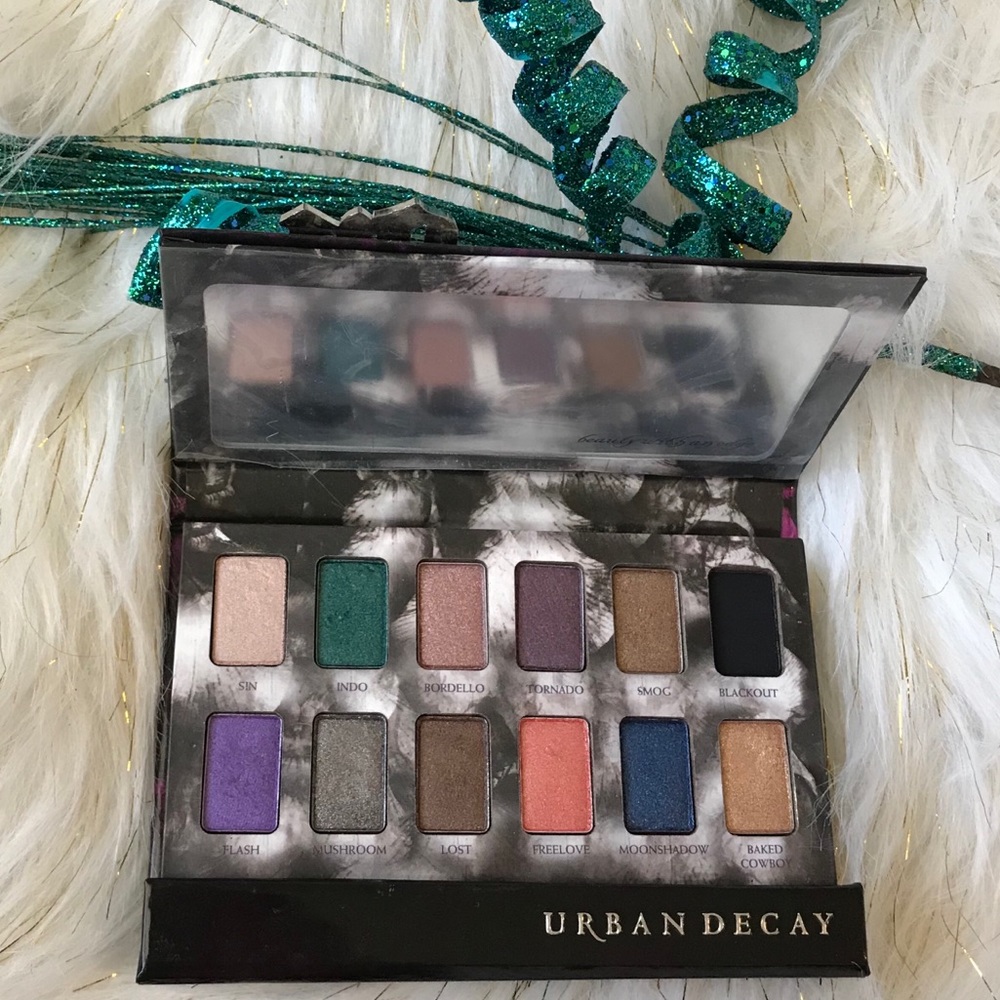 Urban Decay Shadow Box